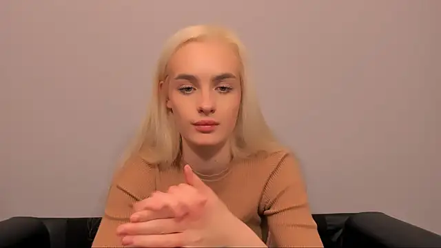 Snapshot of OliviaKisss chatting on 03/13/26, 07:09 OliviaKisss online show from 03/13/26, 07:09