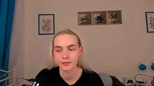 Snapshot of OliviaKisss chatting on 04/16/26, 06:09 OliviaKisss online show from 04/16/26, 06:09