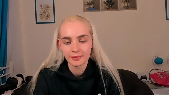 Snapshot of OliviaKisss chatting on 04/20/26, 06:53 OliviaKisss online show from 04/20/26, 06:53