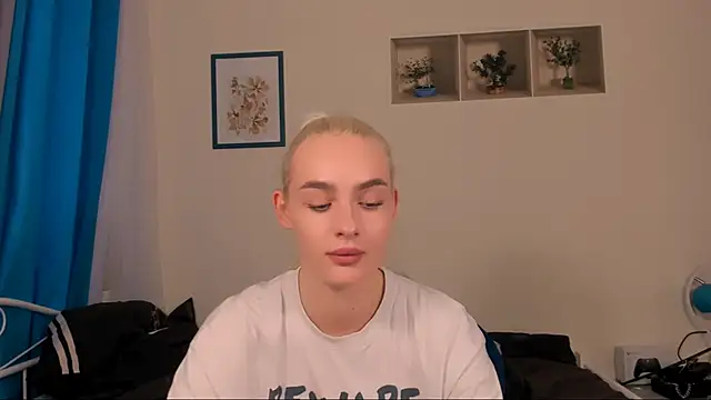 Snapshot of OliviaKisss chatting on 05/31/26, 03:08 OliviaKisss online show from 05/31/26, 03:08