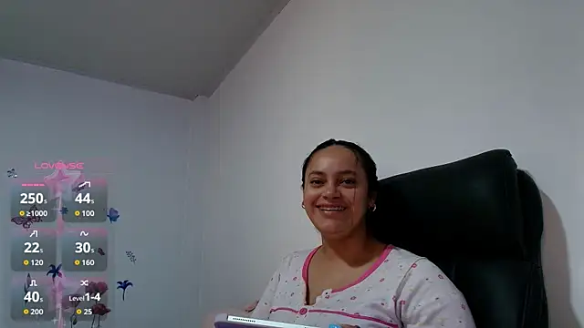 Snapshot of VICTORIABLACK_@xh chatting on 04/15/26, 06:04 VICTORIABLACK xh online show from 04/15/26, 06:04