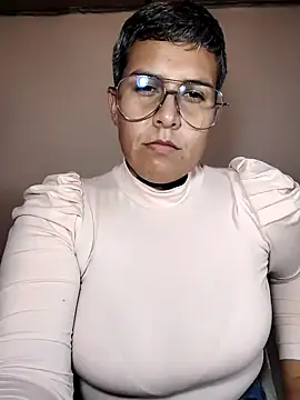 Snapshot of Yessi_rousse chatting on 01/14/26, 09:52 Yessi rousse online show from 01/14/26, 09:52