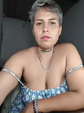 Snapshot of Yessi_rousse chatting on 05/15/26, 11:56 Yessi rousse online show from 05/15/26, 11:56