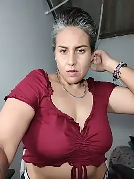 Snapshot of Yessi_rousse chatting on 06/22/26, 10:29 Yessi rousse online show from 06/22/26, 10:29