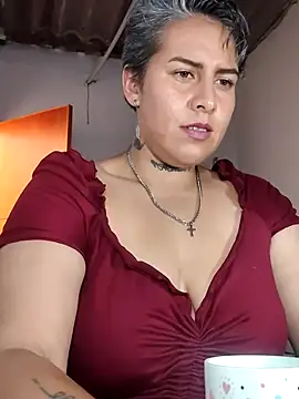 Snapshot of Yessi_rousse chatting on 06/27/26, 08:25 Yessi rousse online show from 06/27/26, 08:25