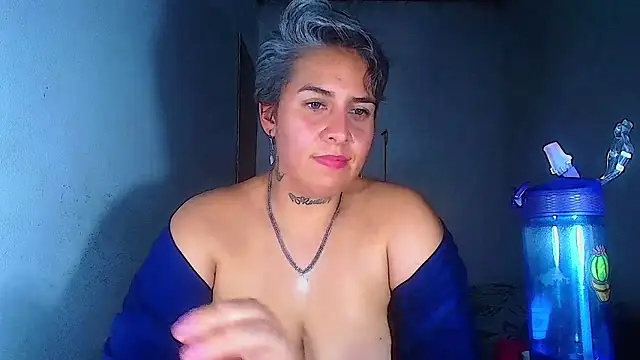 Snapshot of Yessi_rousse chatting on 07/23/26, 01:58 Yessi rousse online show from 07/23/26, 01:58