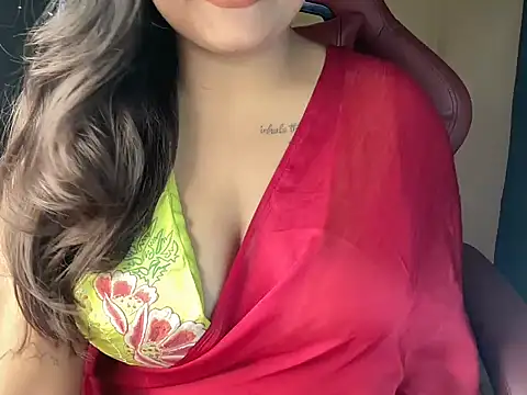 Snapshot of shanayaaa_1 chatting on 01/12/25, 06:16 shanayaaa 1 online show from 01/12/25, 06:16