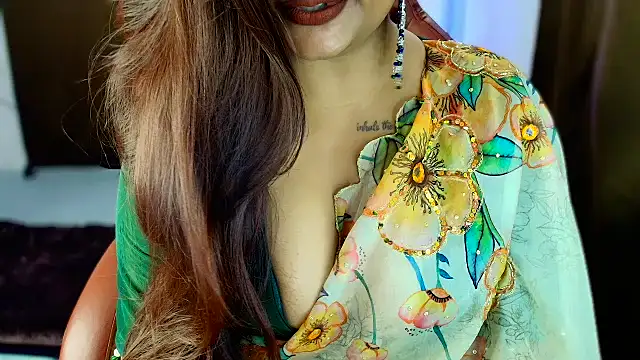 Snapshot of shanayaaa_1 chatting on 10/21/25, 07:03 shanayaaa 1 online show from 10/21/25, 07:03