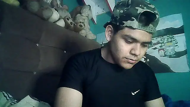 Snapshot of Valesh20 chatting on 10/08/25, 01:36 Valesh20 online show from 10/08/25, 01:36