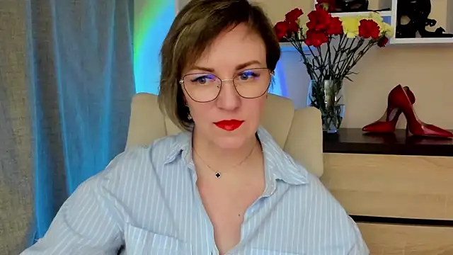 Snapshot of feliziaDesire chatting on 04/05/26, 10:23 feliziaDesire online show from 04/05/26, 10:23