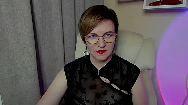 Snapshot of feliziaDesire chatting on 06/27/26, 12:44 feliziaDesire online show from 06/27/26, 12:44