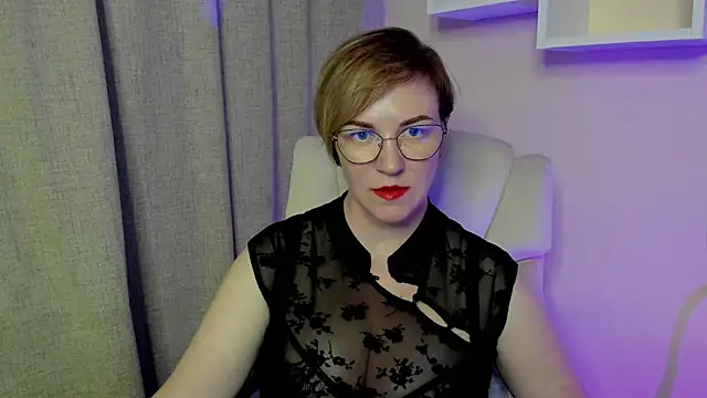 Snapshot of feliziaDesire chatting on 07/05/26, 03:41 feliziaDesire online show from 07/05/26, 03:41