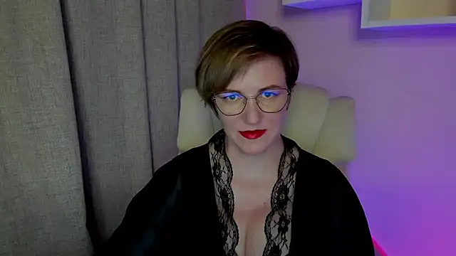 Snapshot of feliziaDesire chatting on 07/06/26, 03:25 feliziaDesire online show from 07/06/26, 03:25