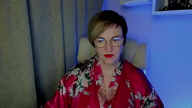 Snapshot of feliziaDesire chatting on 07/10/26, 06:07 feliziaDesire online show from 07/10/26, 06:07