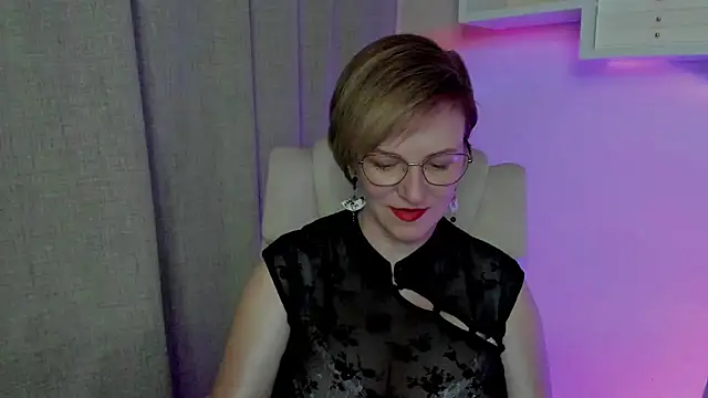 Snapshot of feliziaDesire chatting on 08/02/26, 12:58 feliziaDesire online show from 08/02/26, 12:58