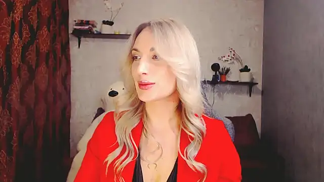 MillaXQueen online show from 02/17/25, 02:37