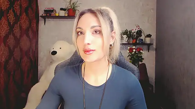 MillaXQueen online show from 03/10/25, 02:16