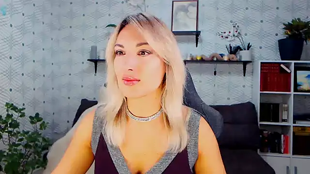 MillaXQueen online show from 11/04/25, 01:54