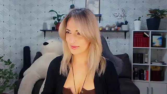 MillaXQueen online show from 02/07/26, 03:16