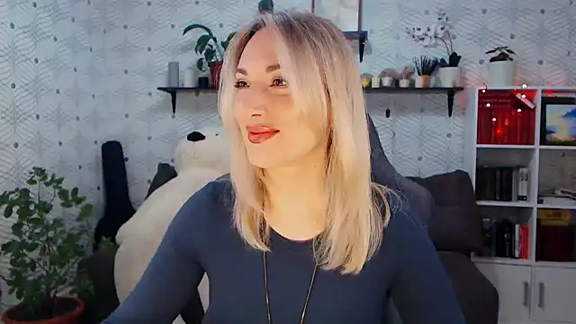 Snapshot of MillaXQueen chatting on 03/29/26, 05:40 MillaXQueen online show from 03/29/26, 05:40