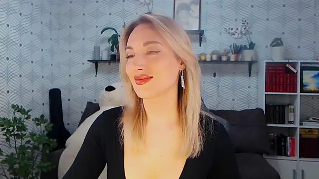 Snapshot of MillaXQueen chatting on 04/20/26, 03:04 MillaXQueen online show from 04/20/26, 03:04