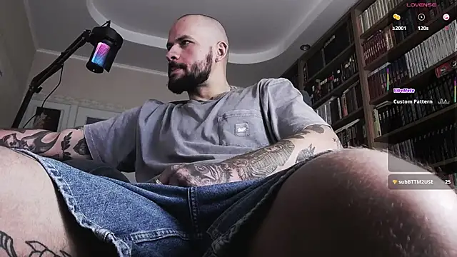 Snapshot of FindomJason chatting on 10/03/25, 12:02 FindomJason online show from 10/03/25, 12:02