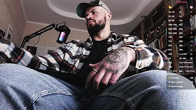 Snapshot of FindomJason chatting on 10/07/25, 12:46 FindomJason online show from 10/07/25, 12:46