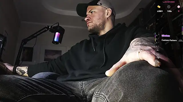 Snapshot of FindomJason chatting on 10/16/25, 10:27 FindomJason online show from 10/16/25, 10:27