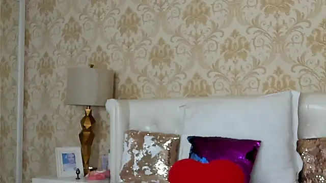 JuliaHunts online show from 01/18/26, 06:28