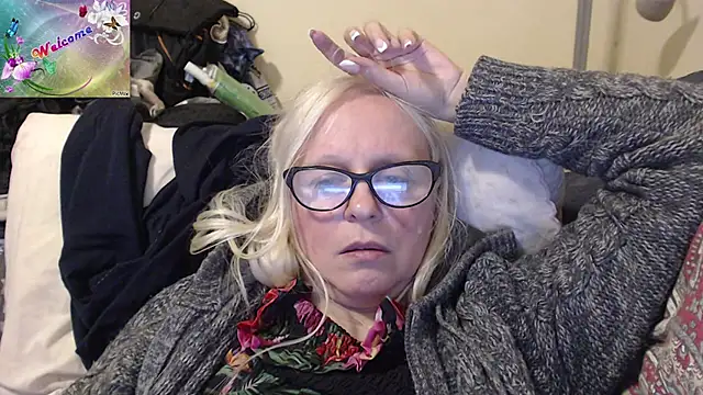 martachatte online show from 10/10/25, 03:22