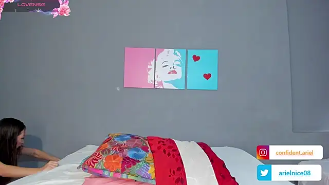 ariel35 online show from 02/07/25, 07:06