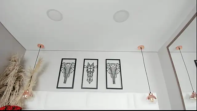 Rebeca jones online show from 10/04/25, 12:36