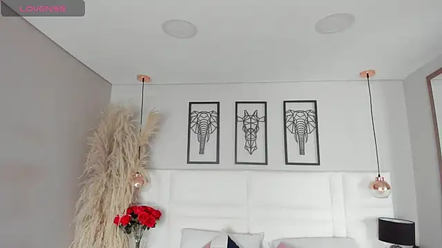 Rebeca jones online show from 10/27/25, 12:20