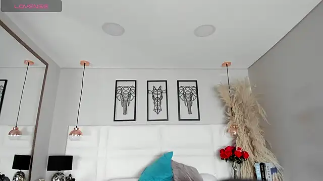 Rebeca jones online show from 11/10/25, 12:15