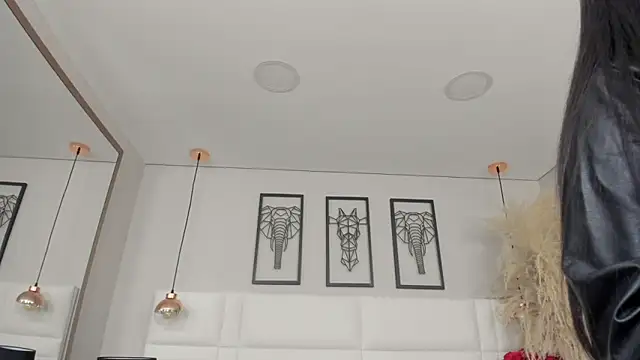 Rebeca jones online show from 12/21/25, 12:01