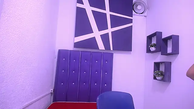 Snapshot of BeautyEyesxo chatting on 02/13/25, 08:03 BeautyEyesxo online show from 02/13/25, 08:03