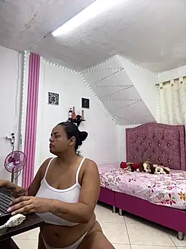 Snapshot of Rossestoner chatting on 02/18/26, 10:55 Rossestoner online show from 02/18/26, 10:55