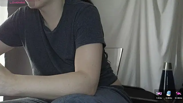 Mia G0ld online show from 01/12/26, 01:27