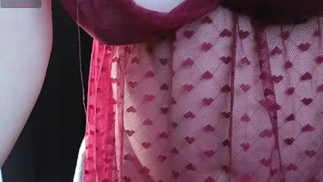 Mia G0ld online show from 04/11/26, 12:20