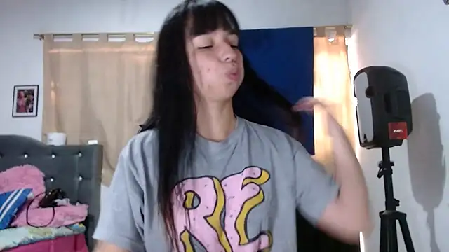 Snapshot of xx_nath_xx chatting on 11/26/25, 08:10 xx nath xx online show from 11/26/25, 08:10