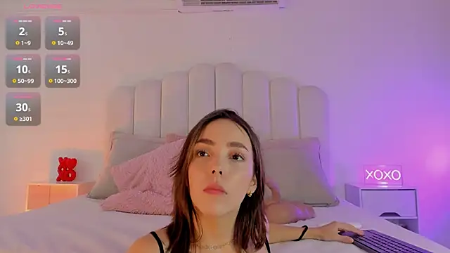 Snapshot of Ashleyy_piink chatting on 09/13/25, 10:42 Ashleyy piink online show from 09/13/25, 10:42