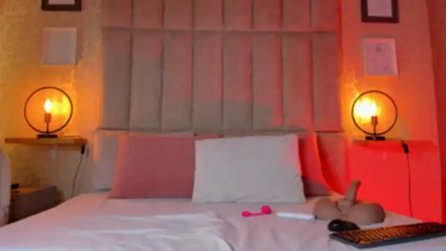 Snapshot of Ashleyy_piink chatting on 10/20/25, 03:56 Ashleyy piink online show from 10/20/25, 03:56