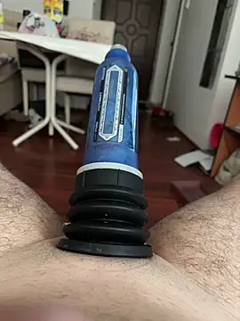 Snapshot of strange6696 chatting on 12/16/25, 12:21 strange6696 online show from 12/16/25, 12:21