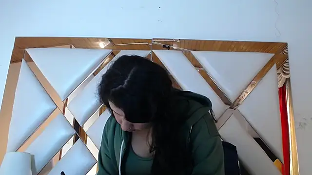 nathaly low1 online show from 04/06/26, 12:50