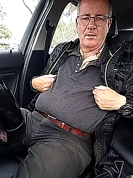 Snapshot of stiffandlubed@xh chatting on 03/27/26, 02:39 stiffandlubedxh online show from 03/27/26, 02:39