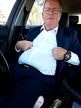 Snapshot of stiffandlubed@xh chatting on 04/21/26, 02:51 stiffandlubedxh online show from 04/21/26, 02:51