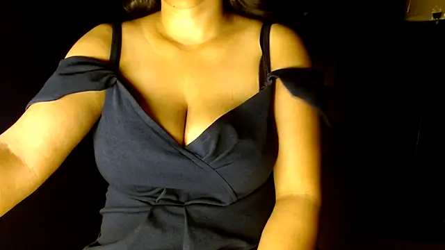 Snapshot of janifer001 chatting on 03/20/26, 12:15 janifer001 online show from 03/20/26, 12:15