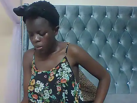 Sexy Chocolate Babe online show from 03/08/25, 12:11