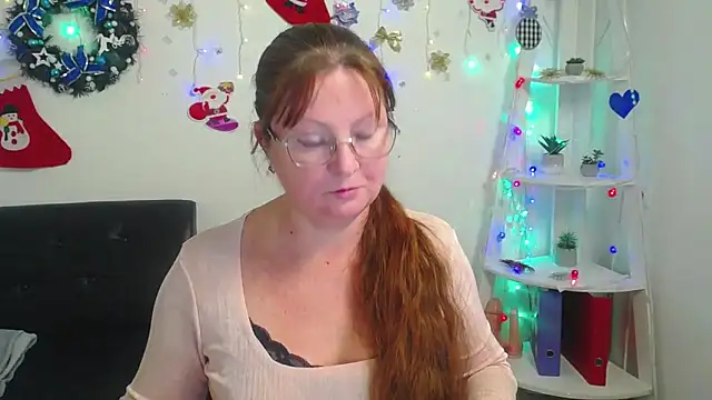 VanessaHotts online show from 01/07/25, 12:09