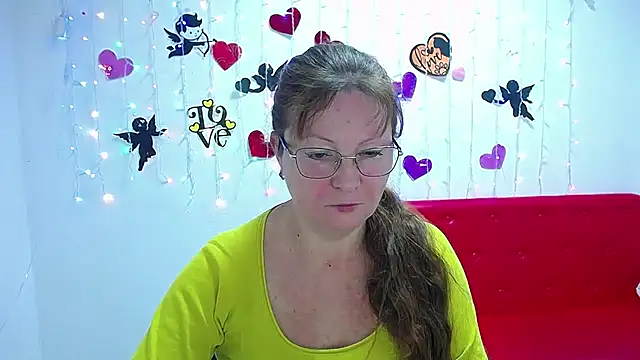 VanessaHotts online show from 02/10/25, 06:20